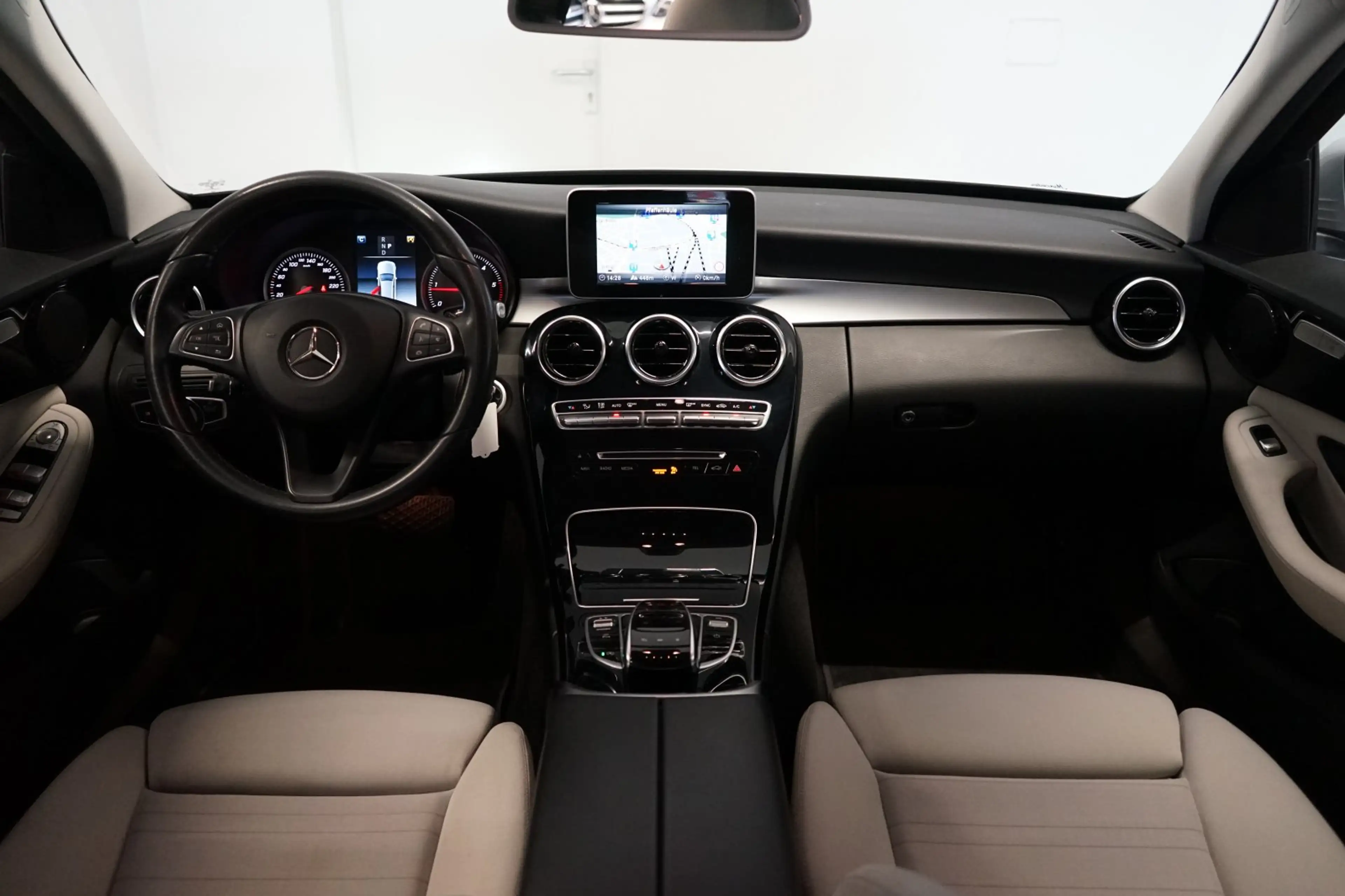 Mercedes-Benz C 200 d T 7G Tronic Plus|LED|NAVI|AHK — photo 10