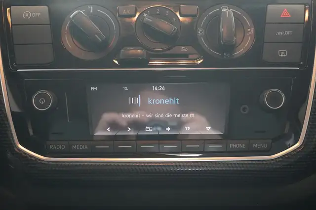 Volkswagen Up! view 13