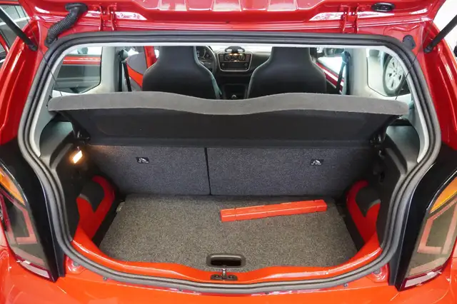 Volkswagen Up! view 10