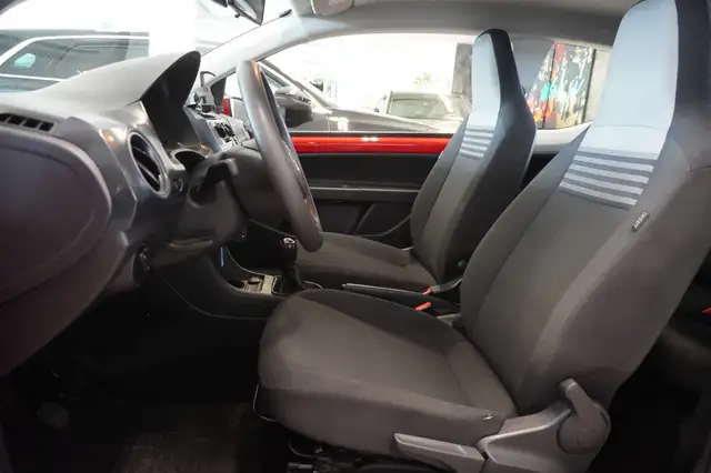 Volkswagen Up! view 8