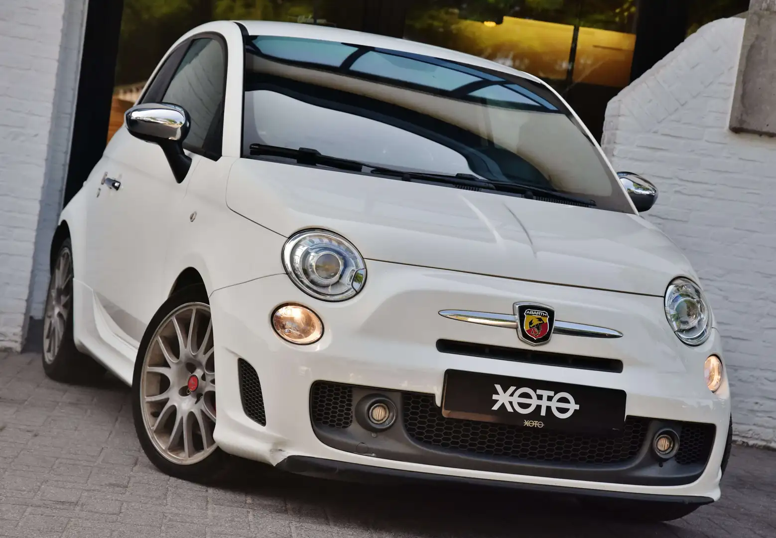 Abarth 595 Competizione AUT. ***LEATHER / 17\ALU / PARKTRONIC*** Blanc - 2