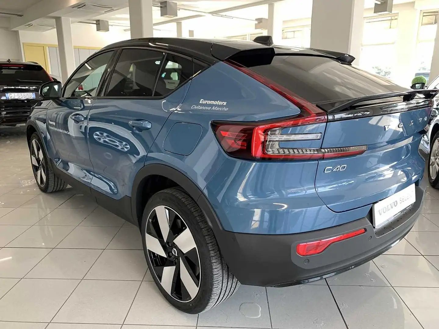 Volvo C40 Twin Motor Ultimate plava - 2