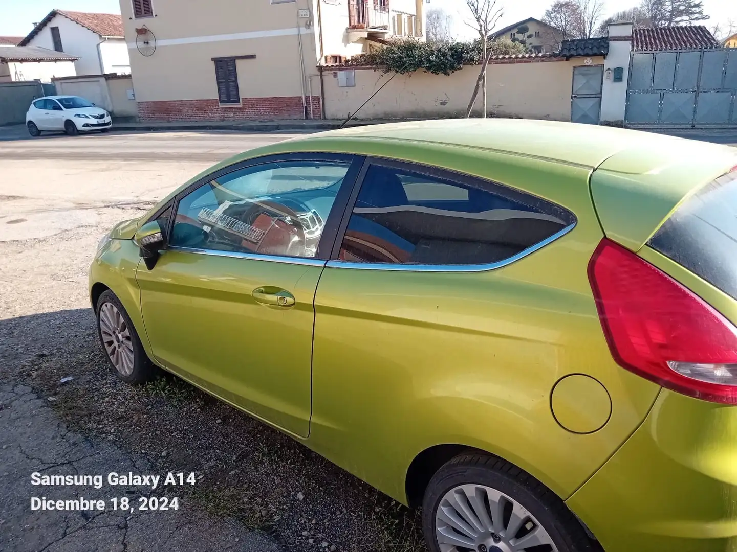 Ford Fiesta Fiesta 3p 1.4 16v Titanium Gpl Verde - 2