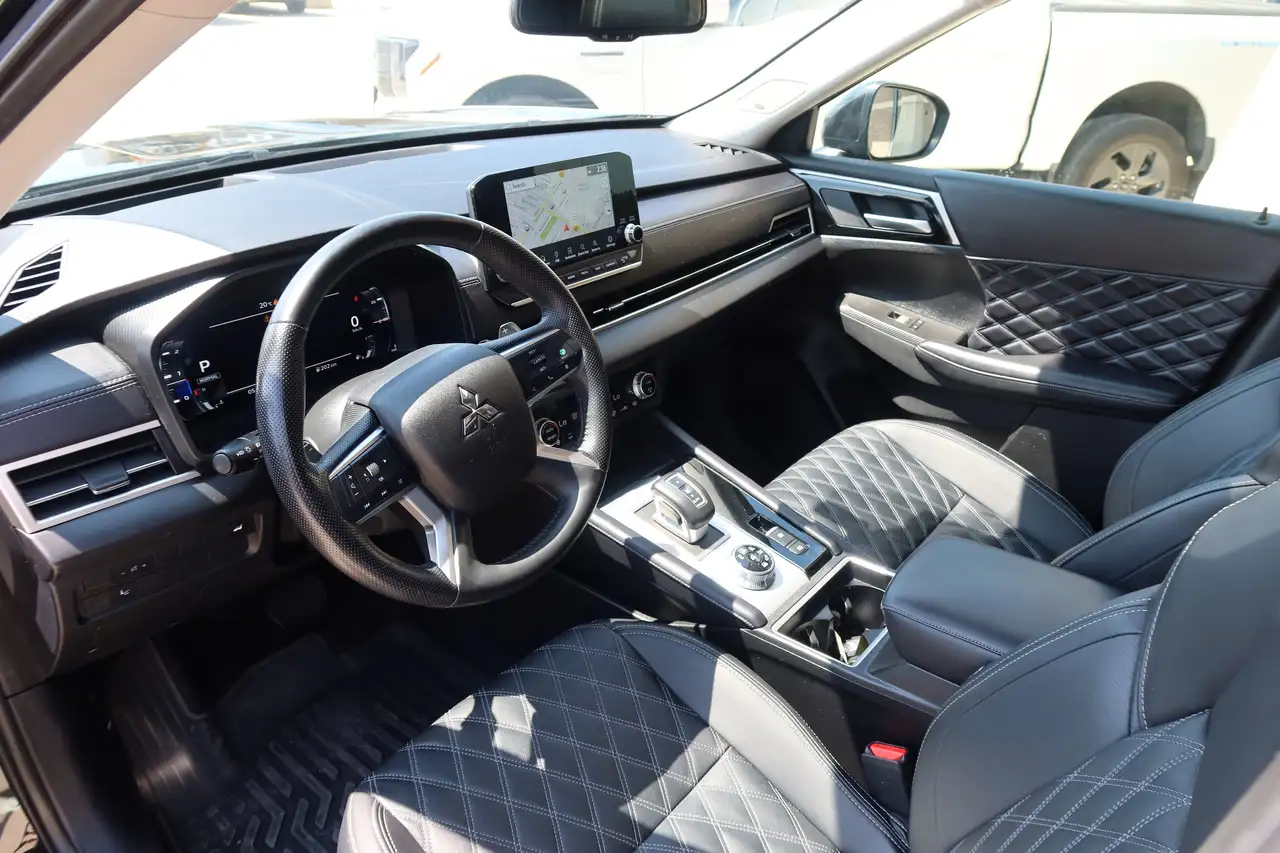 Mitsubishi Outlander снимка Mitsubishi Outlander