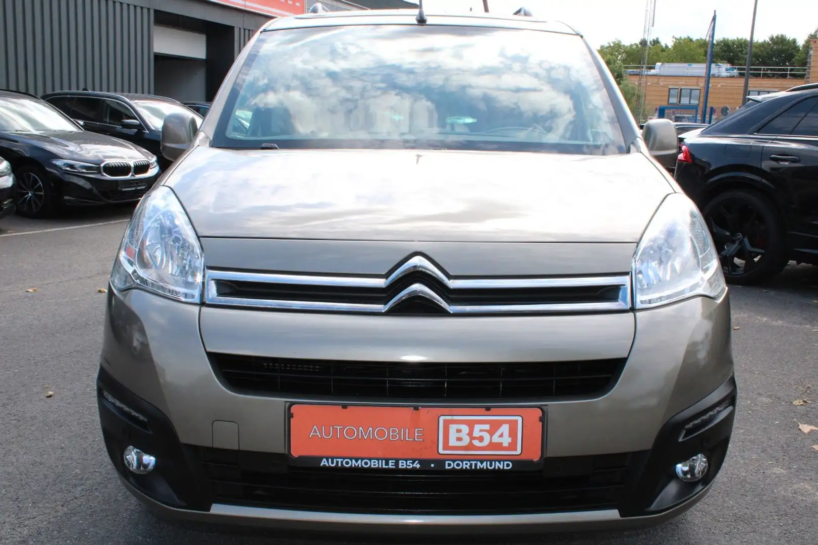 Citroen Berlingo Kombi Shine/NAVI/PANO/SITZH/KAM/TOP/ Brown - 2