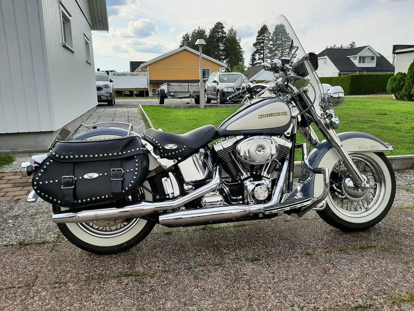Harley-Davidson Heritage Softail Classic Biały - 1