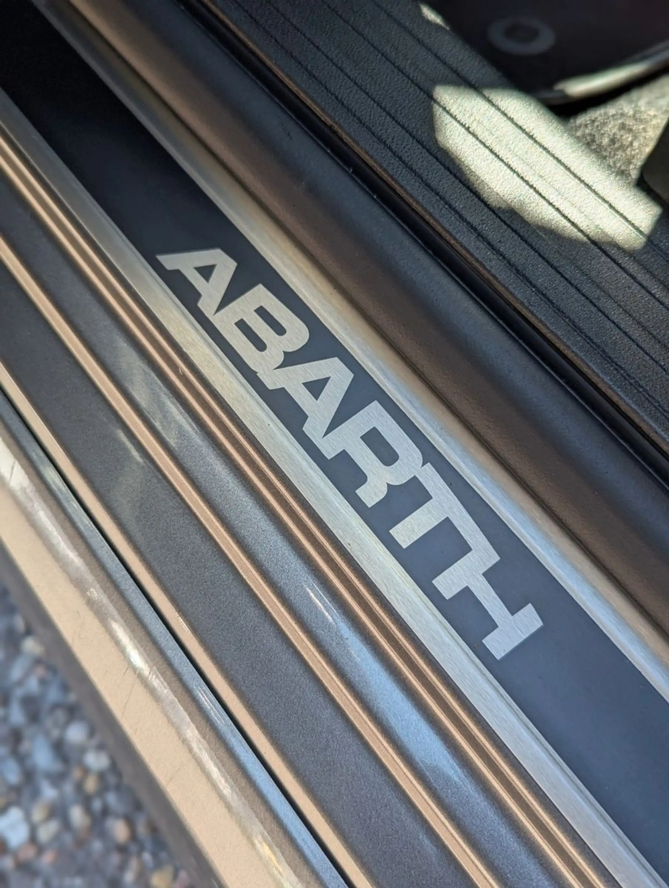 Abarth 500 Cabrio 595 C Pista — photo 13