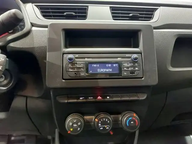 Renault Express view 12