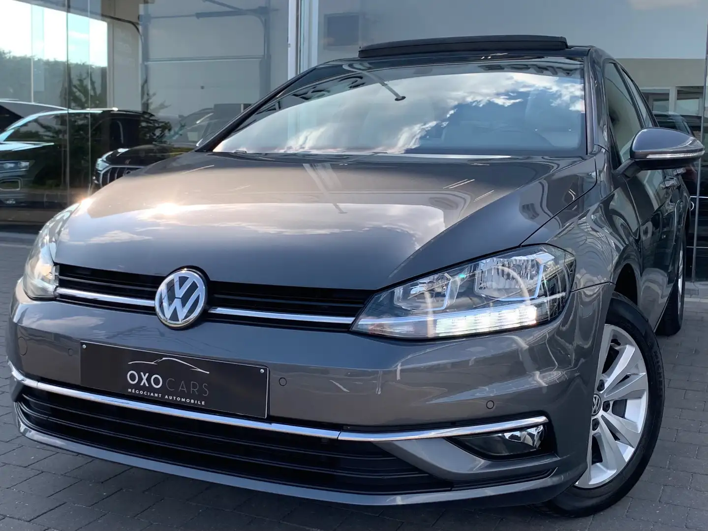 Volkswagen Golf 7.5 1.0TSI / Toit Pano / Gps / Cuir / FULL OPTIONS Gris - 1