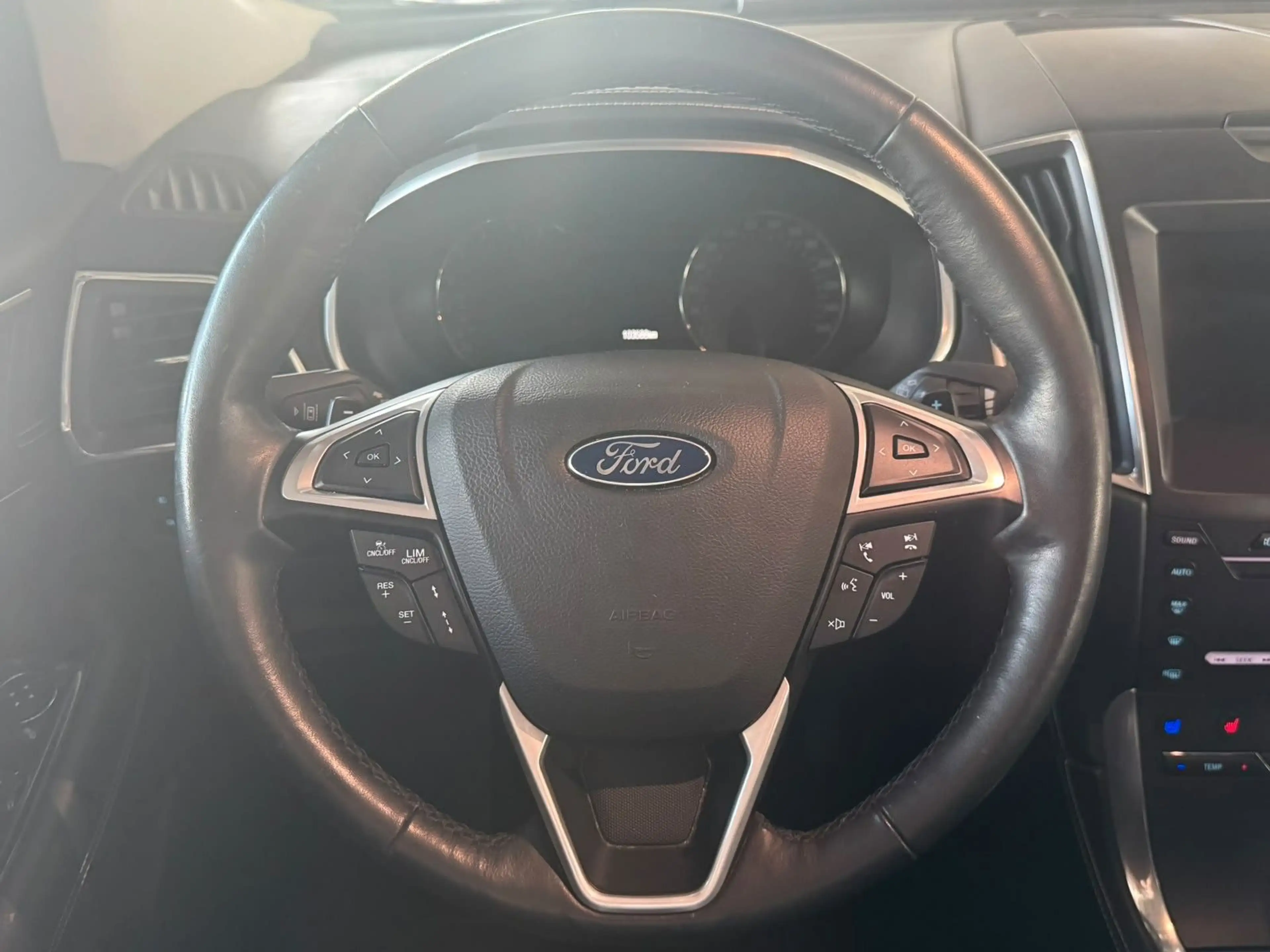 Ford Edge Vignale 4x4*Leder*Navi&Kam.*Panorama — photo 9