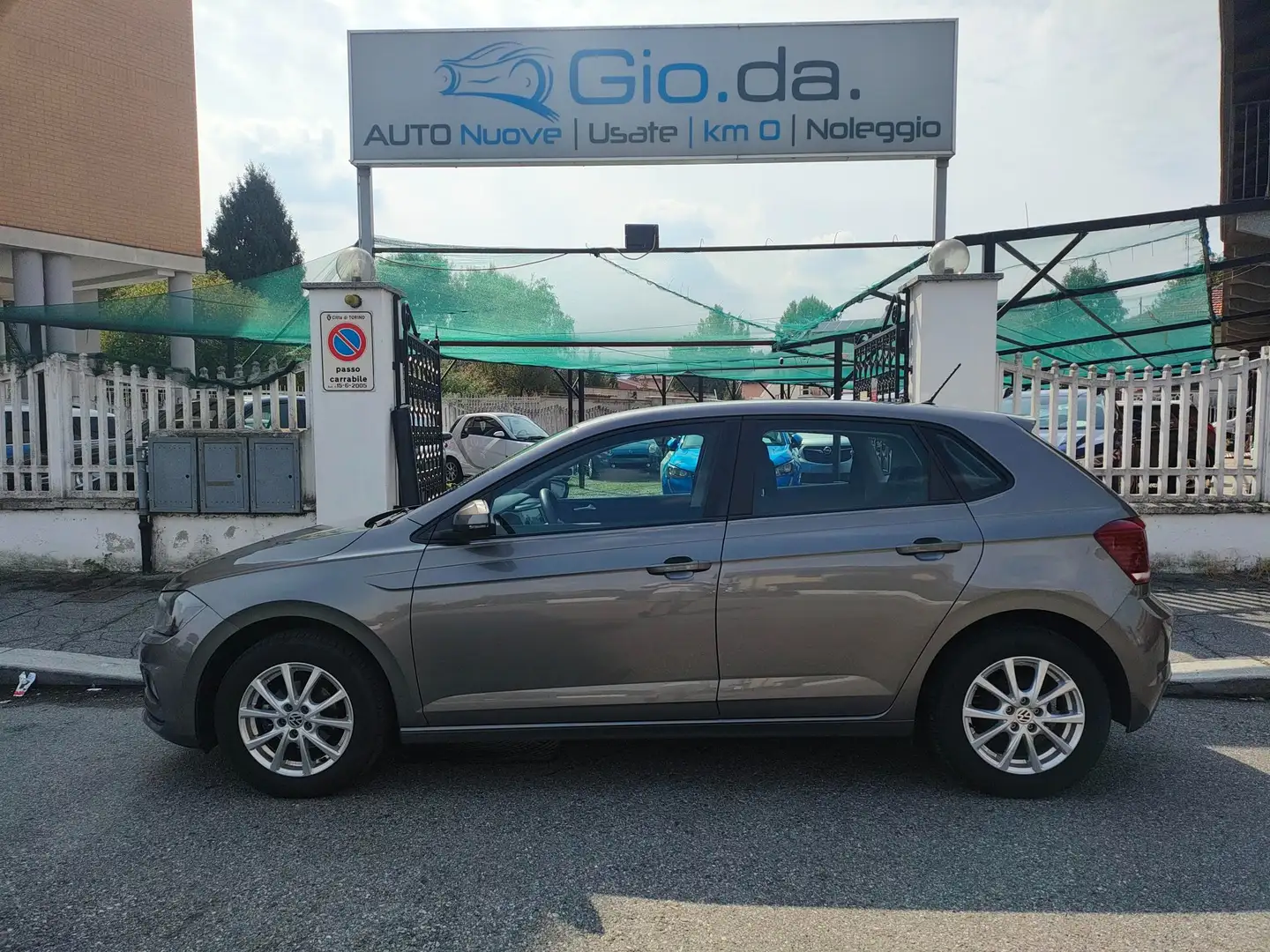Volkswagen Polo Polo 5p 1.0 evo Comfortline 80cv Grau - 2