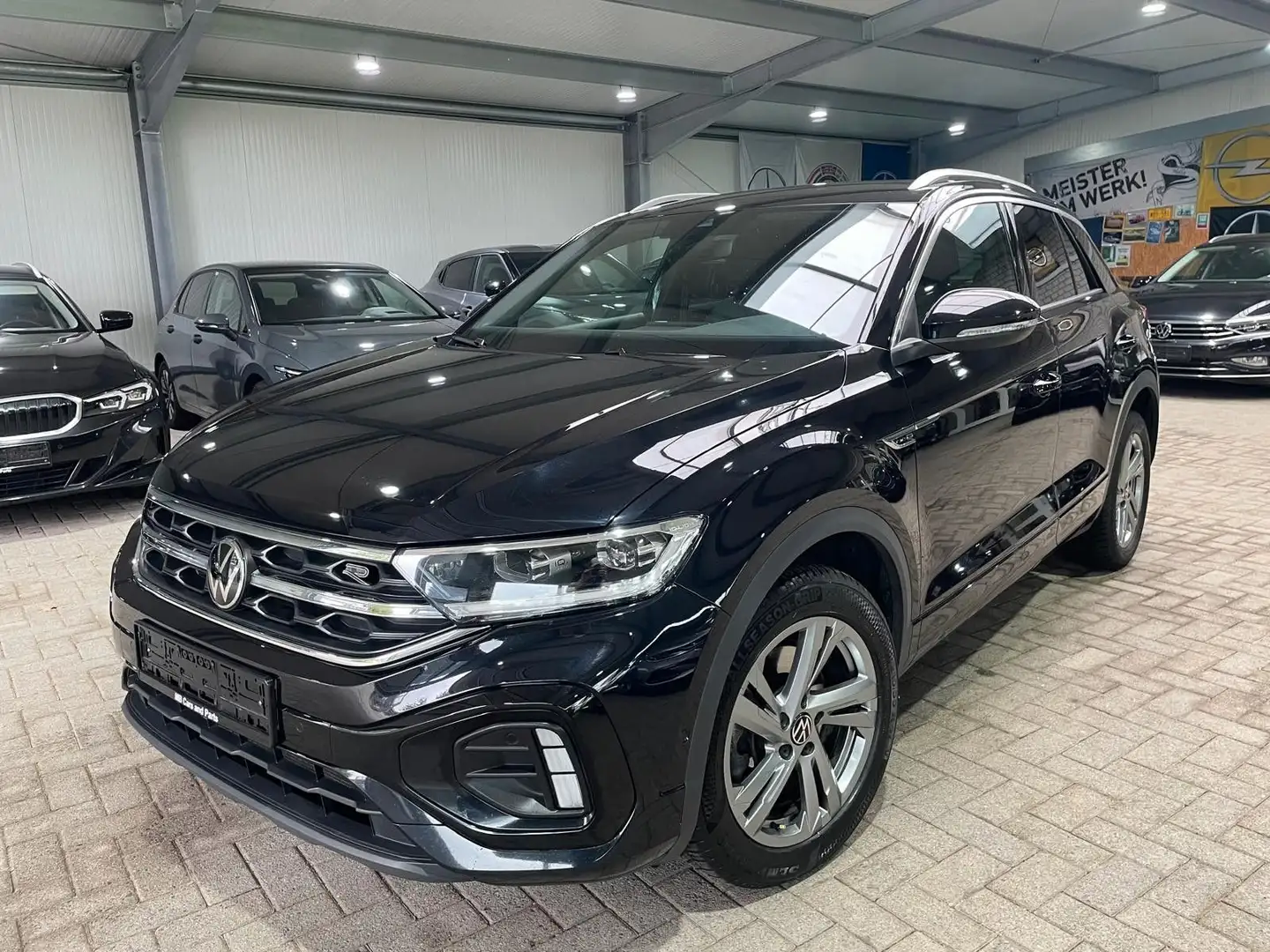 Volkswagen T-Roc 2.0 TDI R-Line DSG IQ-Light ACC AHK RFK Schwarz - 1