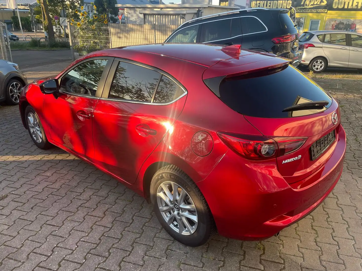 Mazda 3 Lim. Center-Line Rot - 2