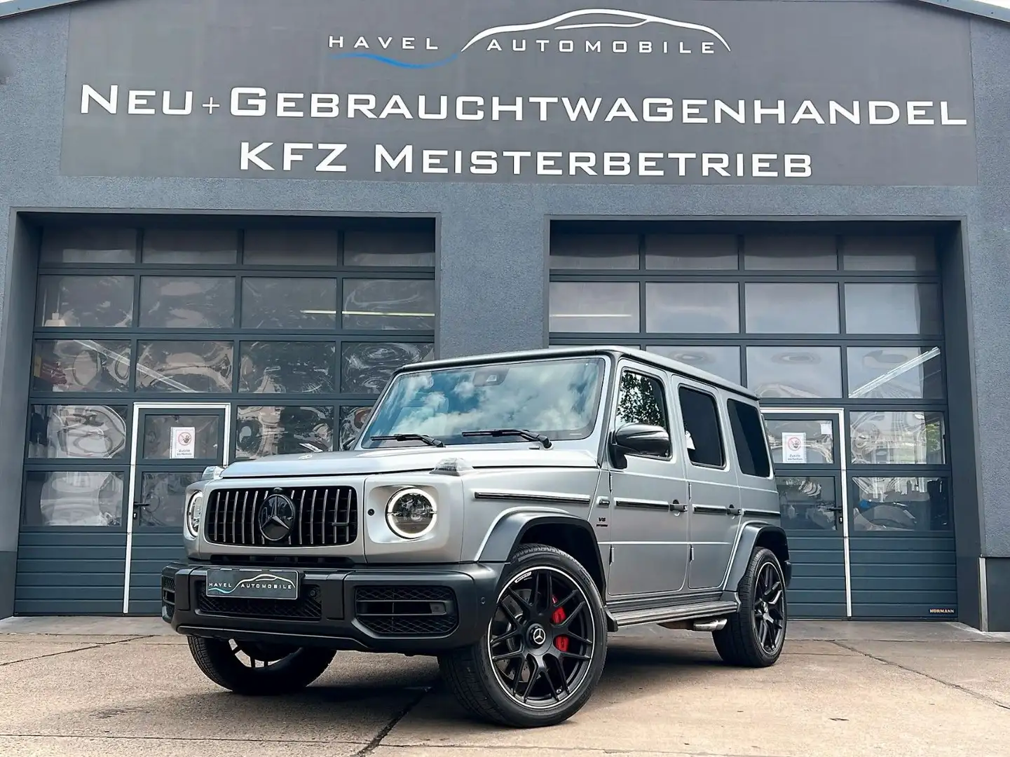 Mercedes-Benz G 63 AMG DESIGNO MAGNO PLATIN Grau - 1