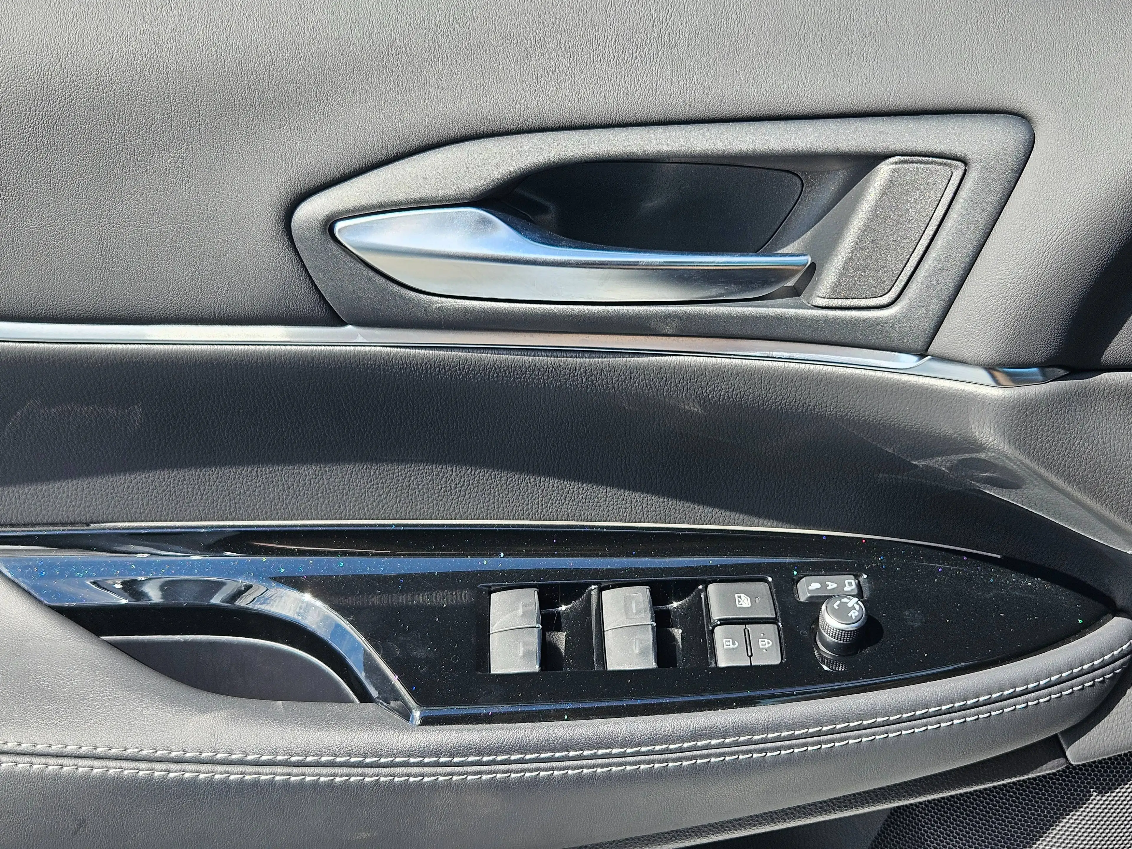 Toyota Mirai Leder 360° Kamera Vollausstattung TOP-Zustand 15 Jahre Toyota Garantie — photo 12