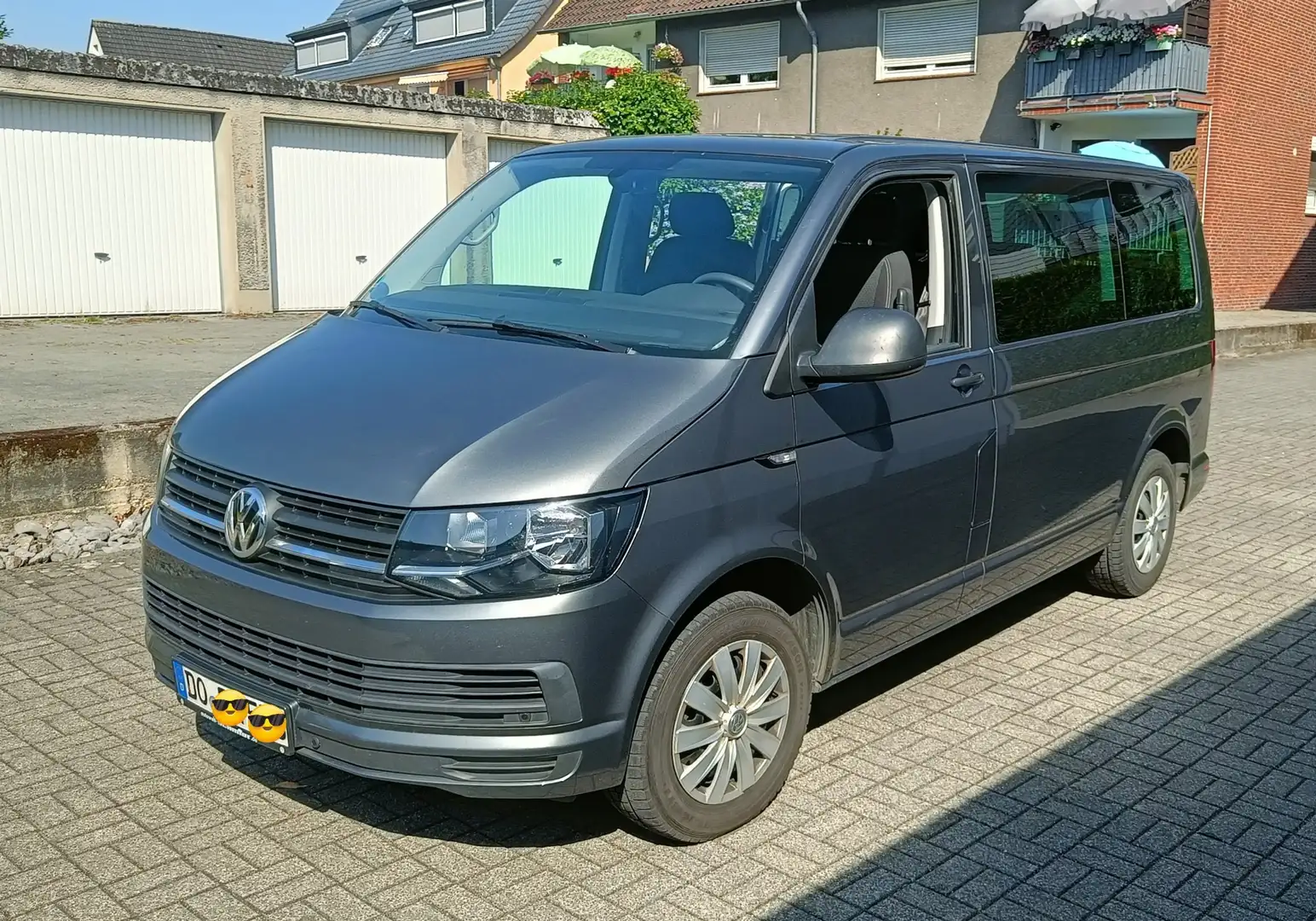 Volkswagen T6 Multivan Multivan Trendline Grau - 2