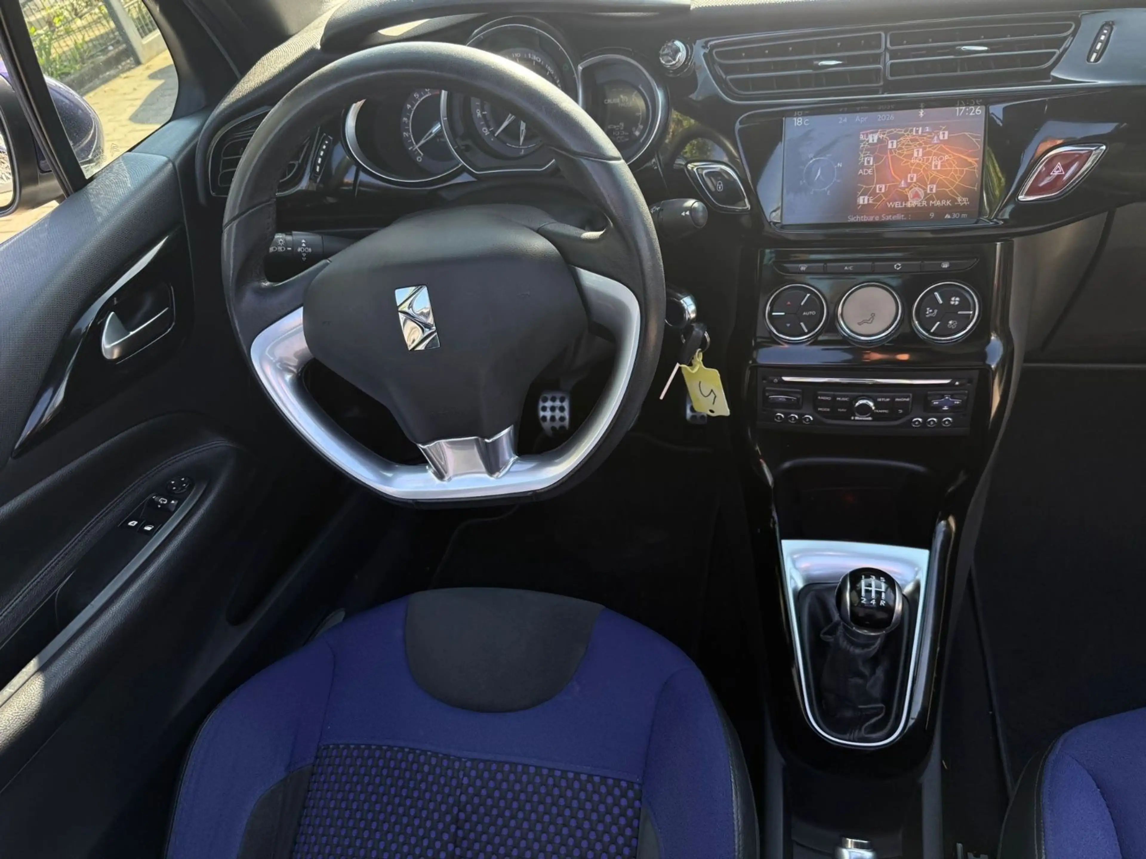 Citroen DS3 Cabrio SoChic — photo 14
