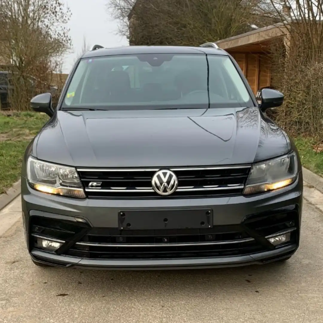 Volkswagen Tiguan 2.0 TDi R Line Grijs - 2