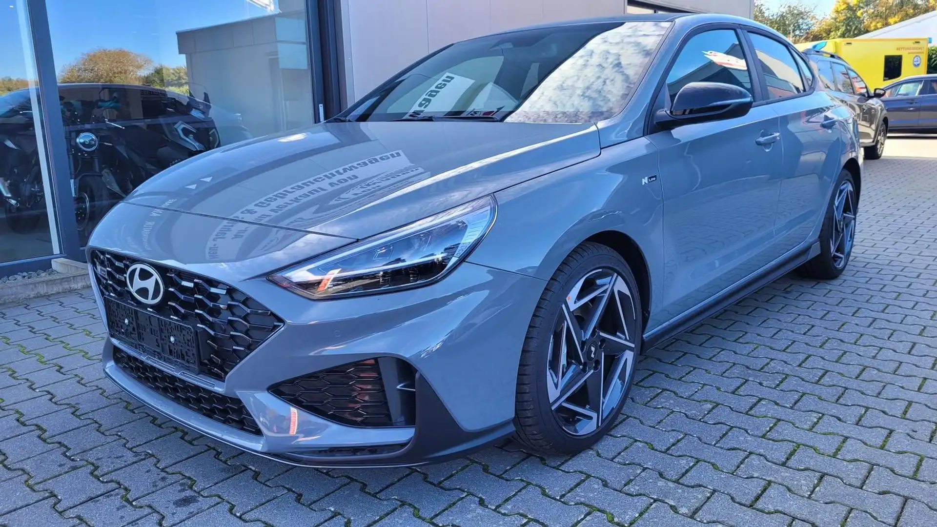 Hyundai i30 Fastback N Line*LED*Navi*Shzg*ACC*Cam*18Zoll Gris - 1