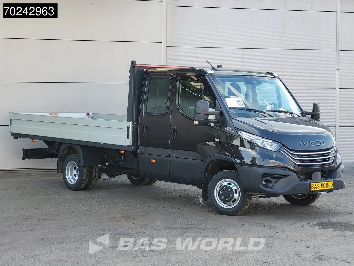 Iveco Daily 35C18 3.0L Automaat 180PK 2025-Model Open laadbak Zwart - 2