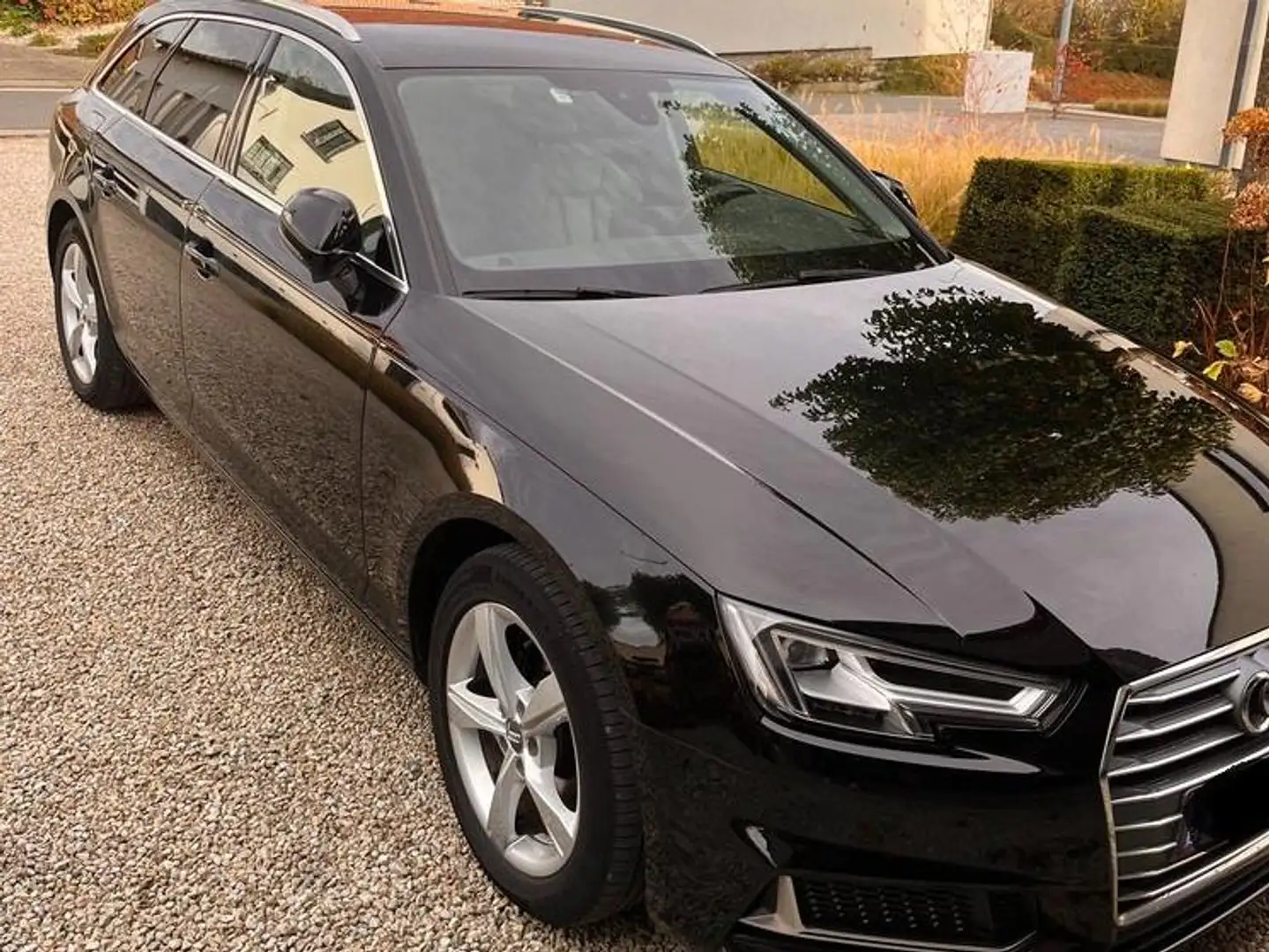 Audi A4 A4 Avant 30 TDI S tronic sport Zwart - 1