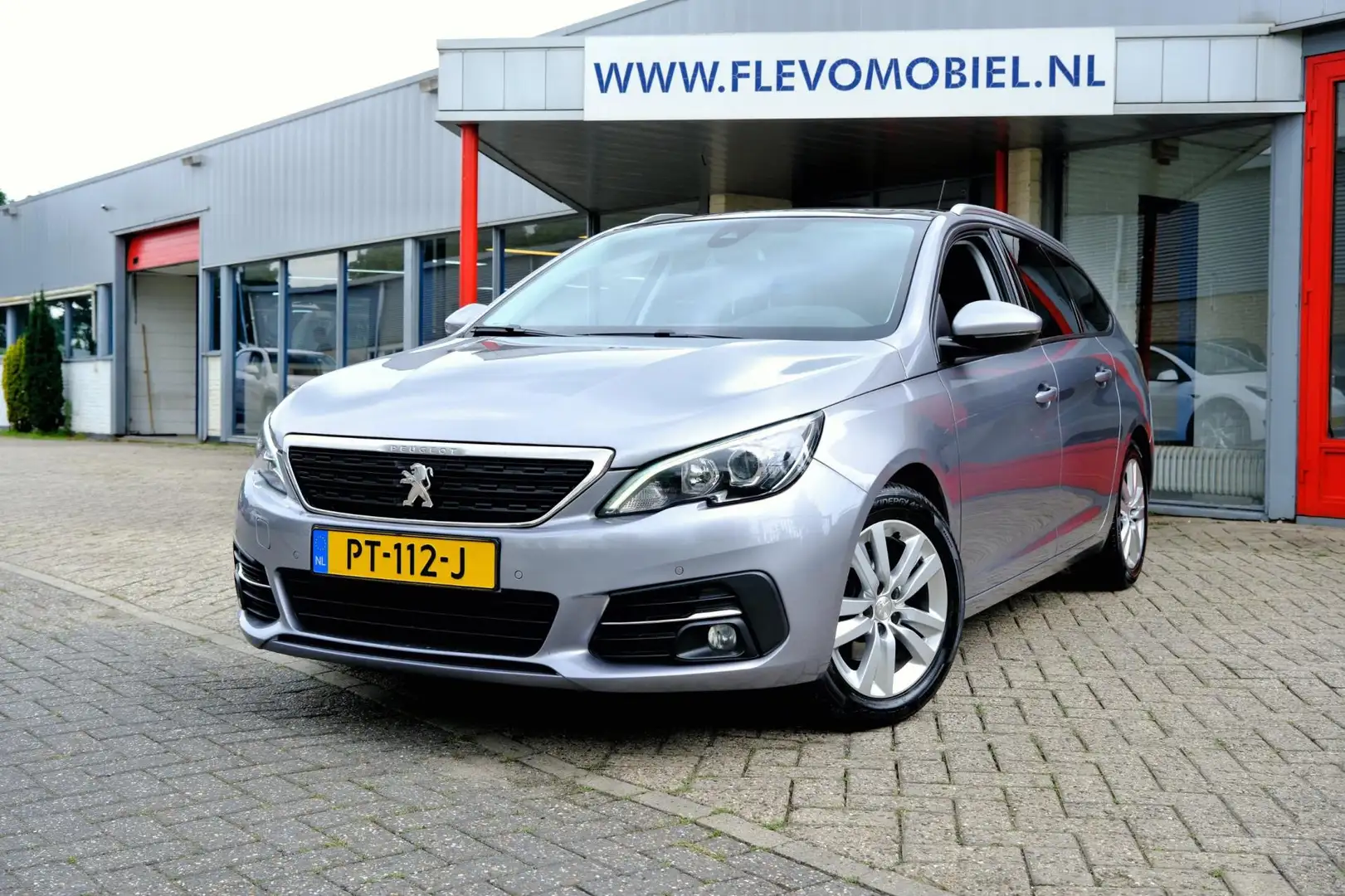 Peugeot 308 SW 1.6 BlueHDI Executive Pano|Navi|Clima|PDC Grijs - 1