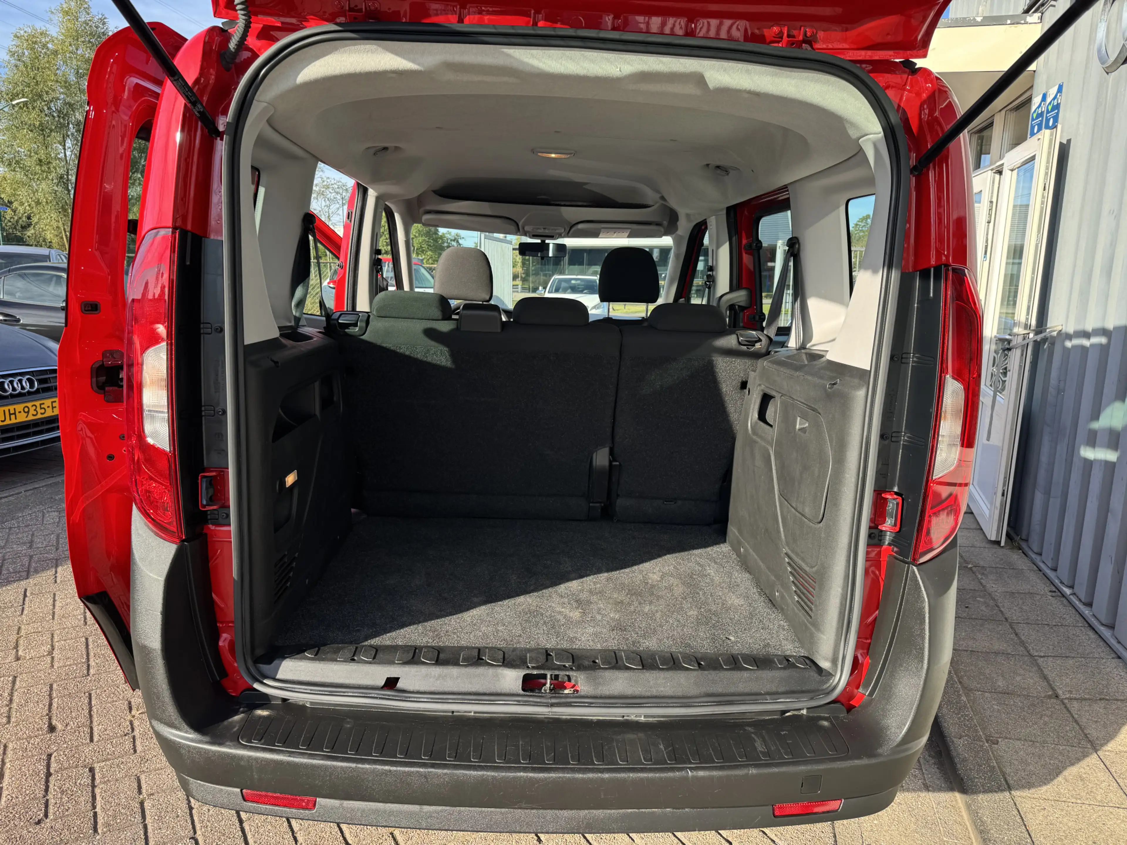 Fiat Doblo Cargo 1.4 T-Jet L1H1 SX 5 persoons — photo 6