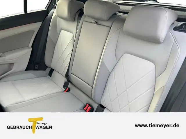 Volkswagen Golf view 11