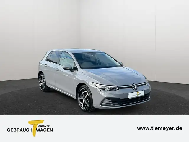 Volkswagen Golf view 3