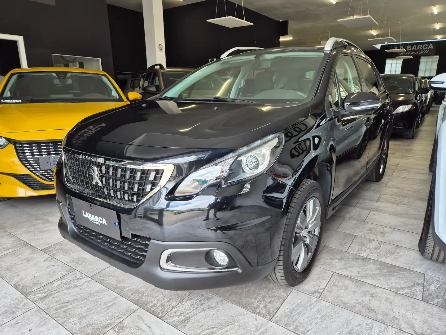 Peugeot 2008 2008 1.5 bluehdi Active s Schwarz - 2