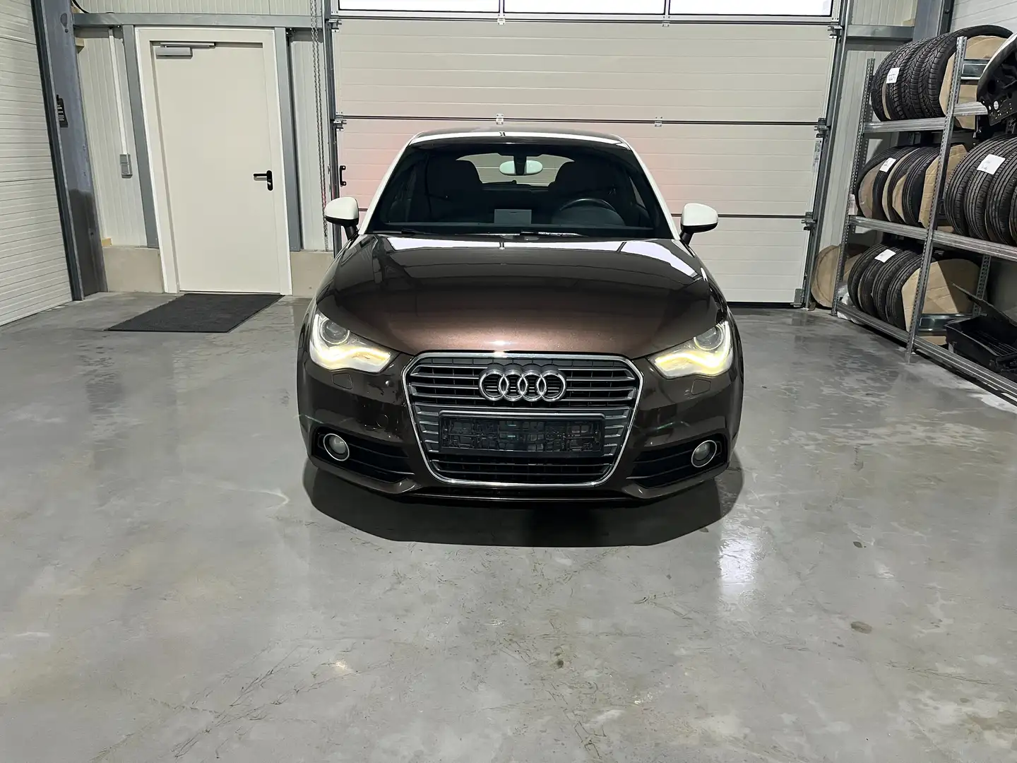 Audi A1 ambition 1.HAND | PDC | SITZHZG | XENON Marrón - 2