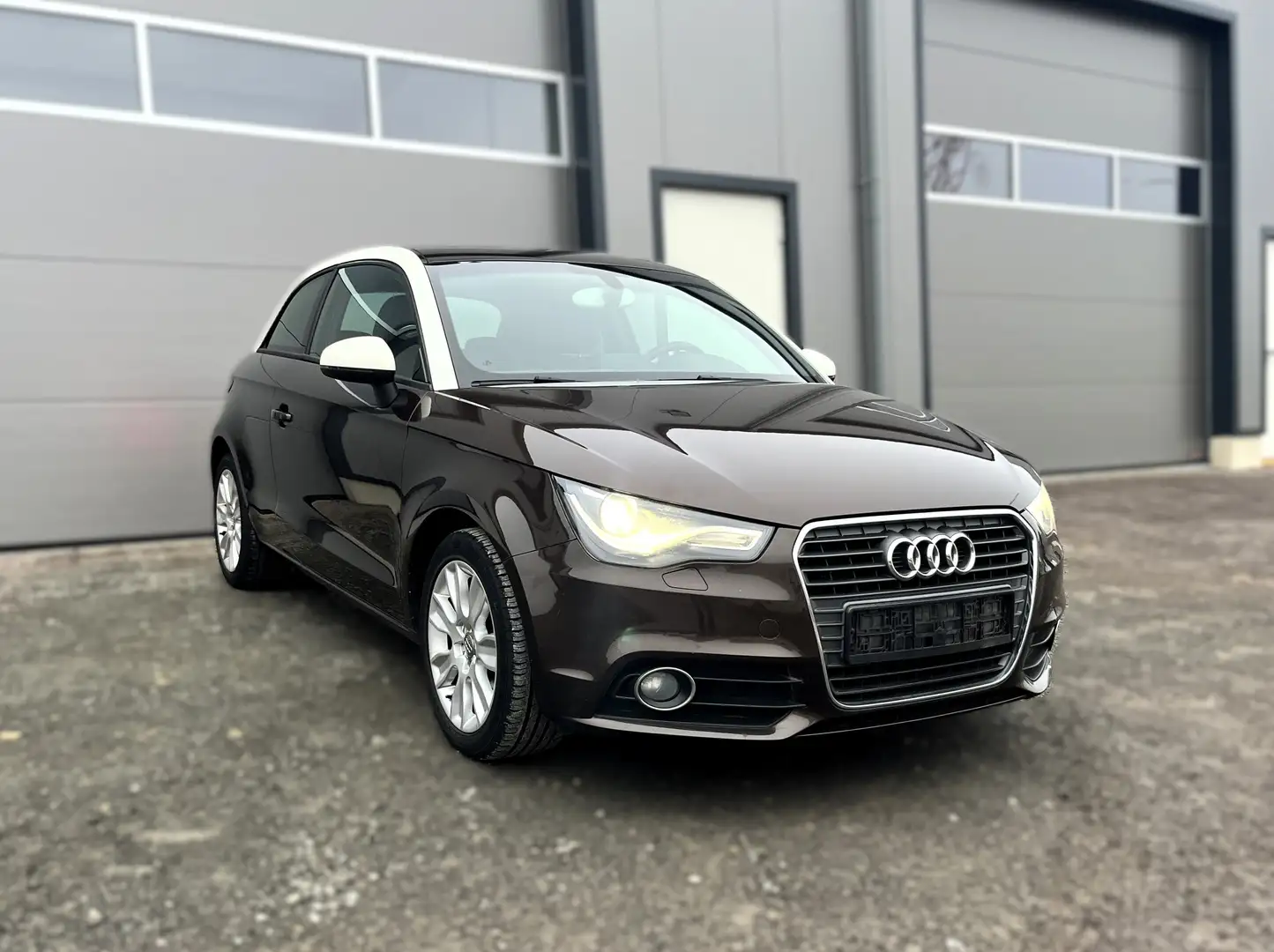 Audi A1 ambition 1.HAND | PDC | SITZHZG | XENON Braun - 2