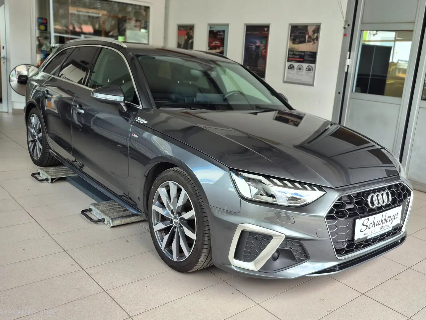 Audi A4 40 TDI quattro S line Grau - 1