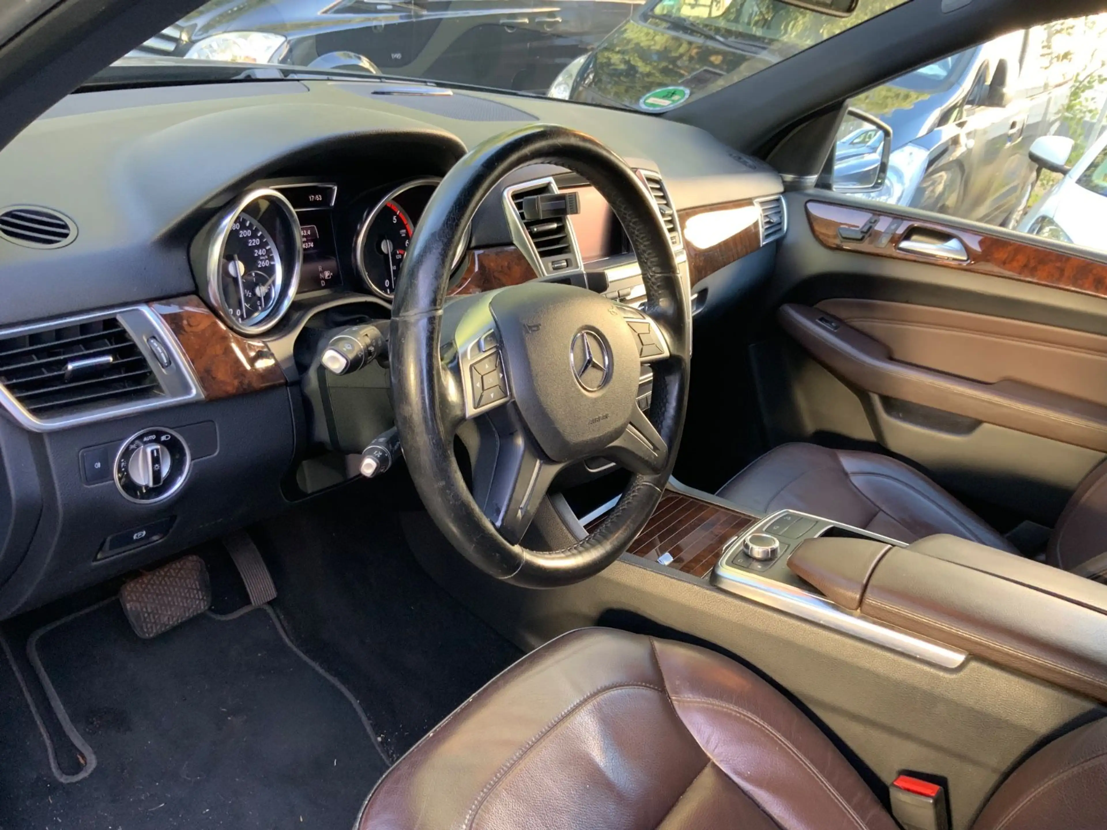 Mercedes-Benz ML 350 CDI BlueTec 4Matic 2.Hand/Scheckheft — photo 9