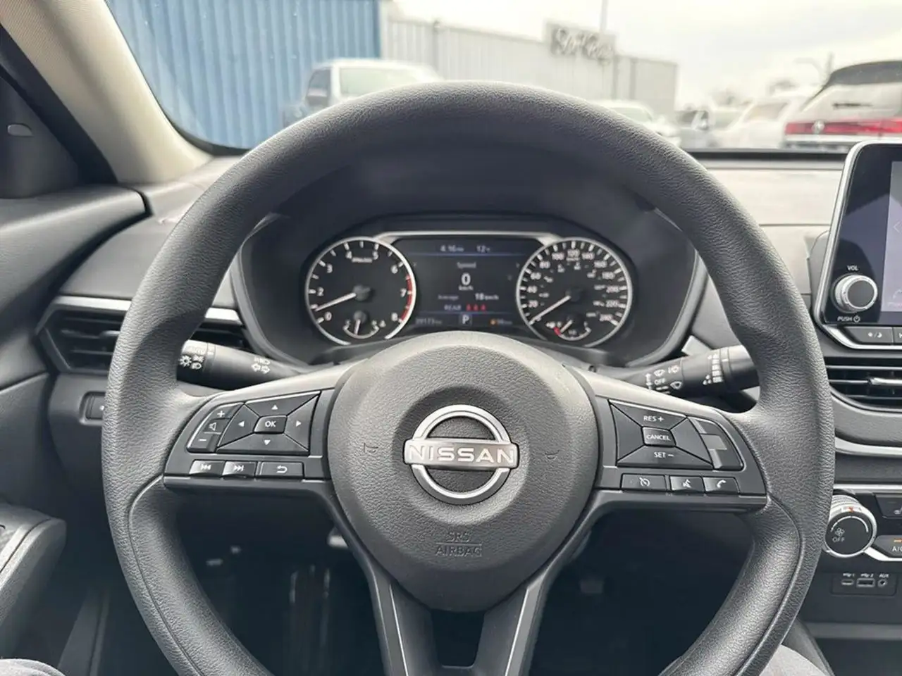 Nissan Altima снимка Nissan Altima