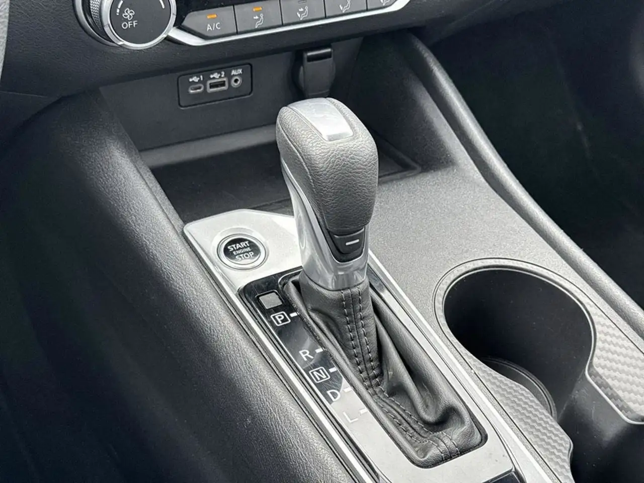 Nissan Altima снимка Nissan Altima