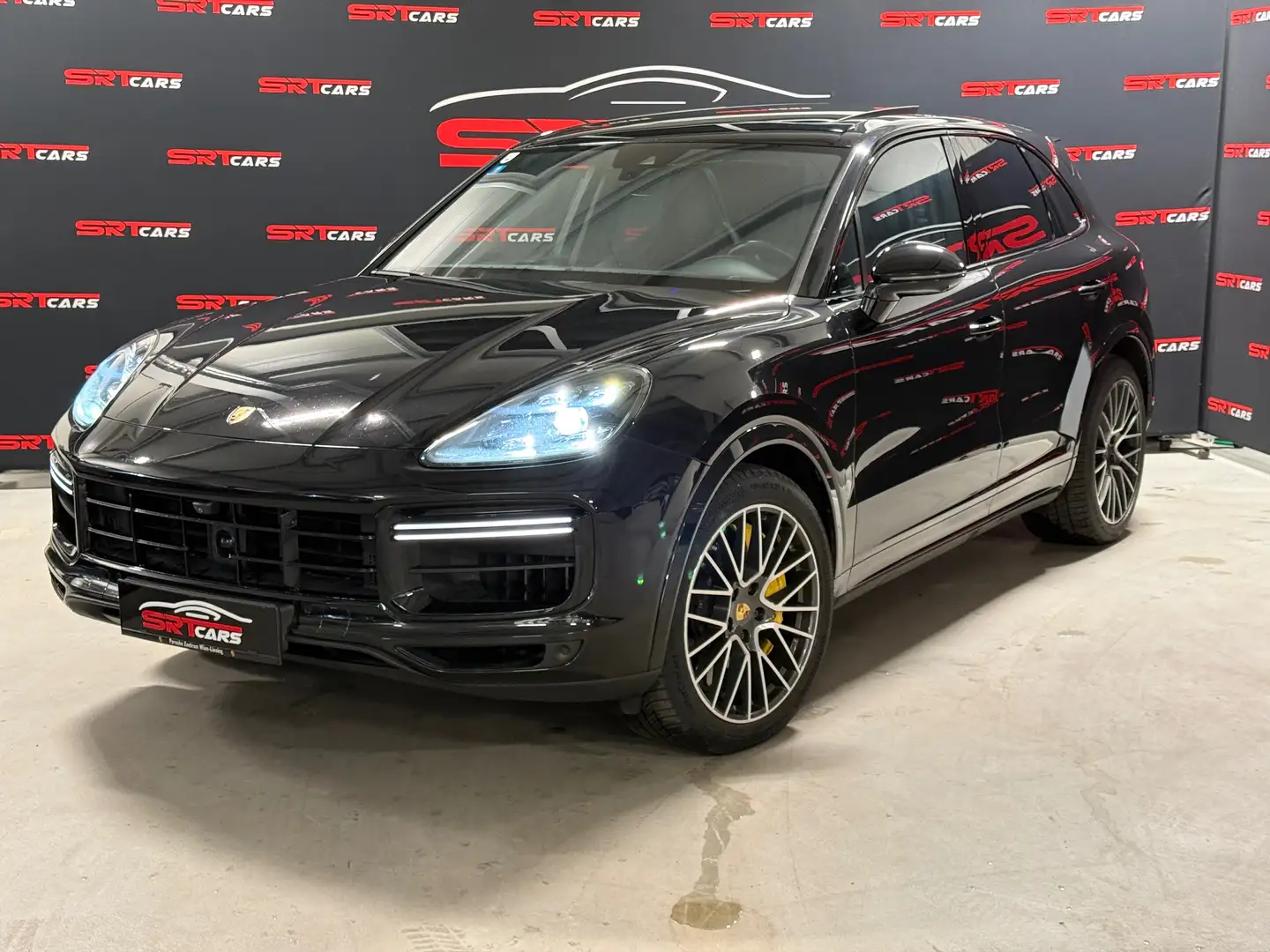 Porsche Cayenne Turbo*Keramik*Pano*Matrix*Allradlenkung*Ambiente Schwarz - 1