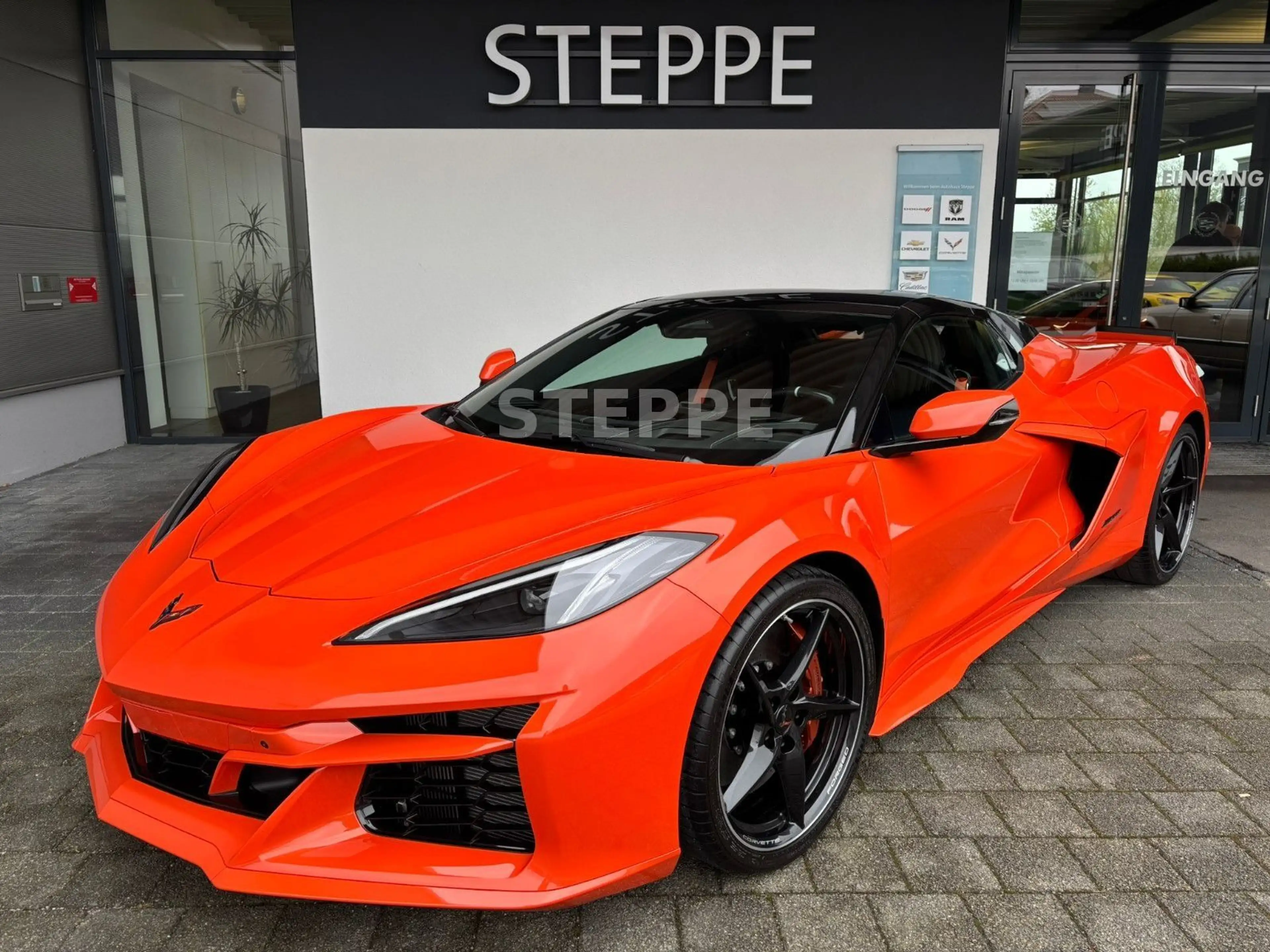 Corvette C8 E-Ray 3LZ Convertible EU-Mod Herst.Garantie — photo 2