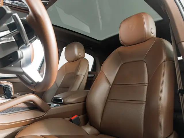 Porsche Cayenne view 14