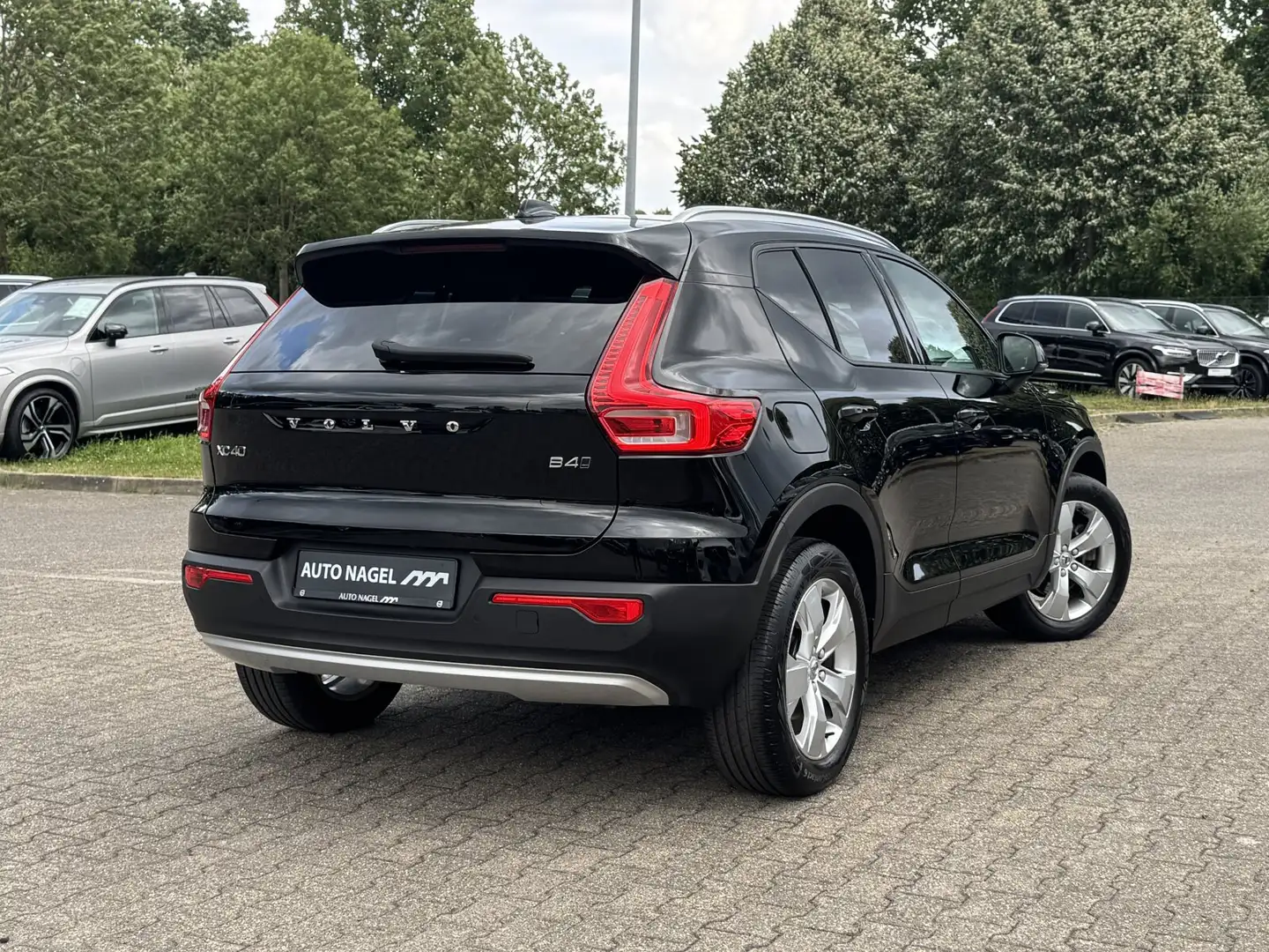 Volvo XC40 XC40 B4 Core Keyless-Start/Standheizung/Autom. Schwarz - 2