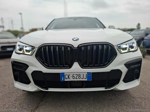 BMW X6 M view 6