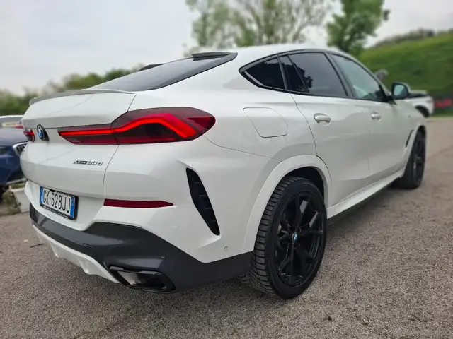 BMW X6 M view 22