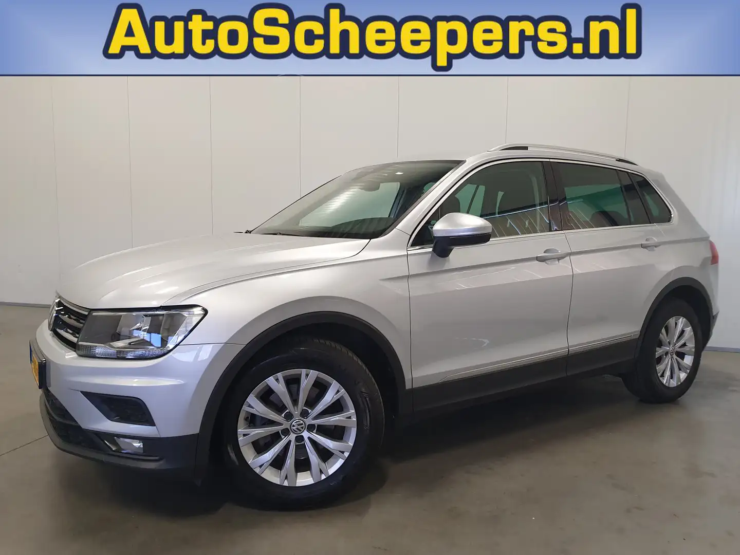 Volkswagen Tiguan 1.4 TSI Comfortline Business ADAP.CRUISE/PDC/NAVI/ Grijs - 1