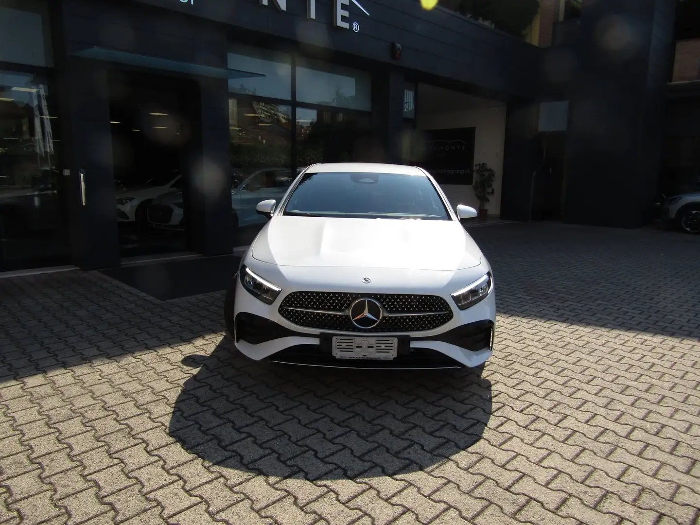Mercedes-Benz A 200 AMG LINE PREMIUM AUTO 163CV,FULL LED,CARPLAY Bianco - 2