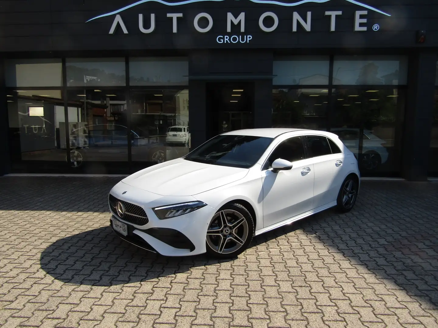 Mercedes-Benz A 200 AMG LINE PREMIUM AUTO 163CV,FULL LED,CARPLAY Bianco - 1