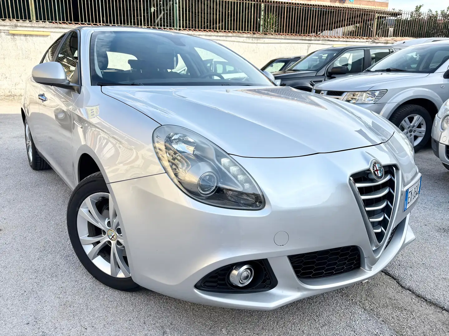 Alfa Romeo Giulietta Giulietta III 2010 1.4 t. Distinctive Gpl 120cv E6 Argent - 1