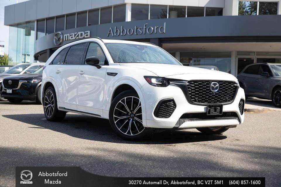 2025 Mazda CX-70 AWD Signature | ONE OWNER | NO ACCIDENTS | LOADED!