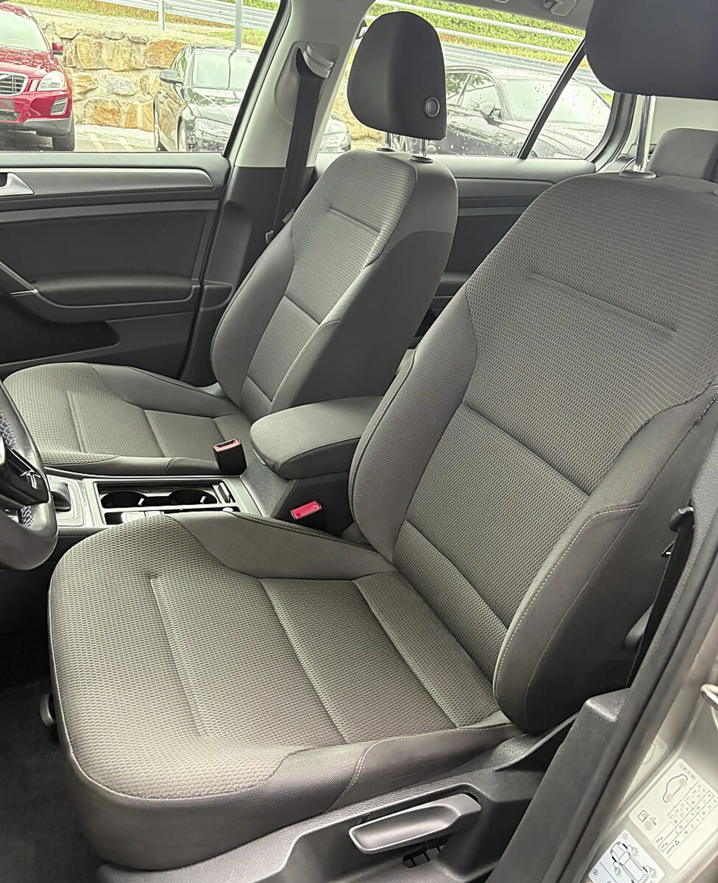 Volkswagen e-Golf 35,8kWh (mit Batterie) — photo 10