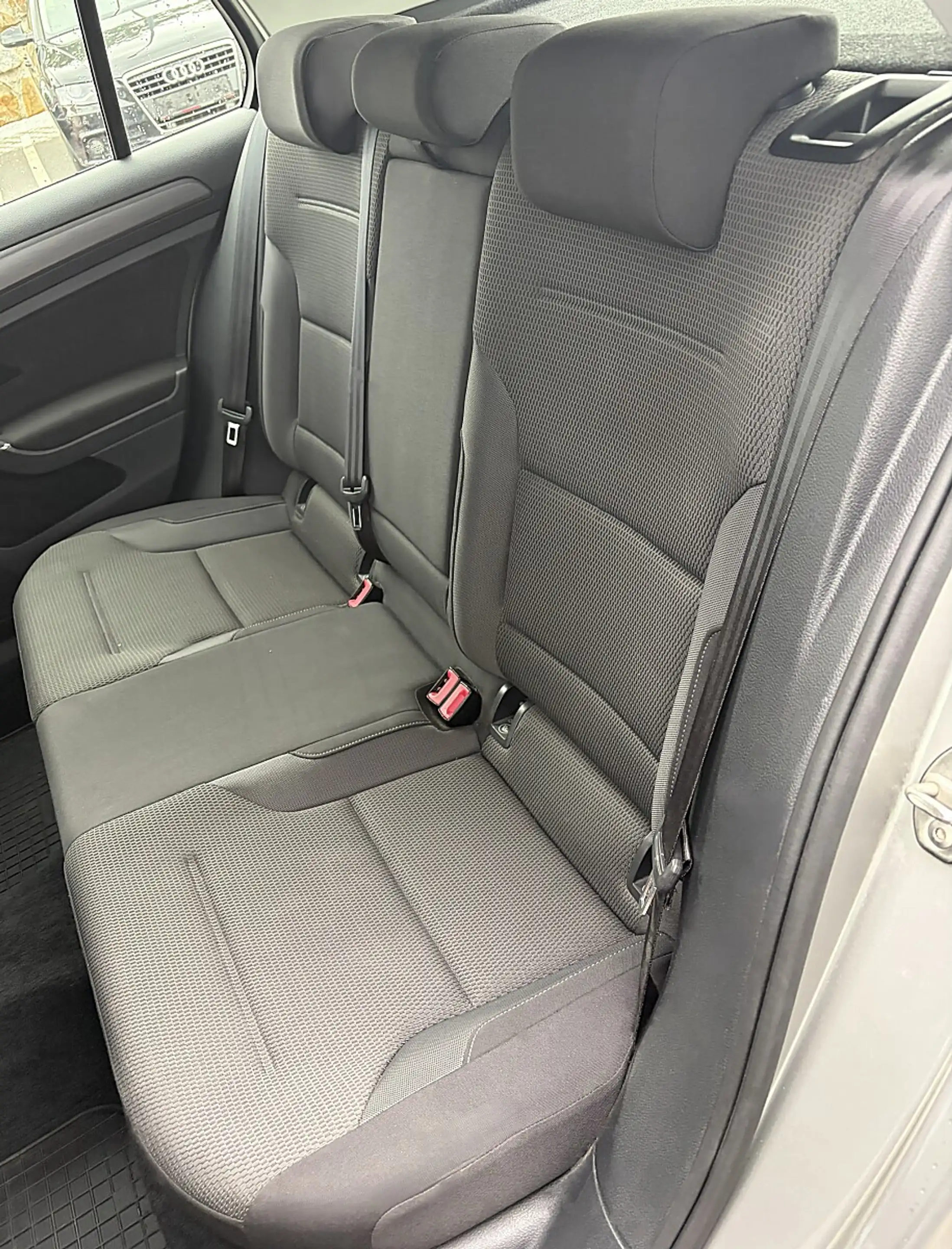 Volkswagen e-Golf 35,8kWh (mit Batterie) — photo 11