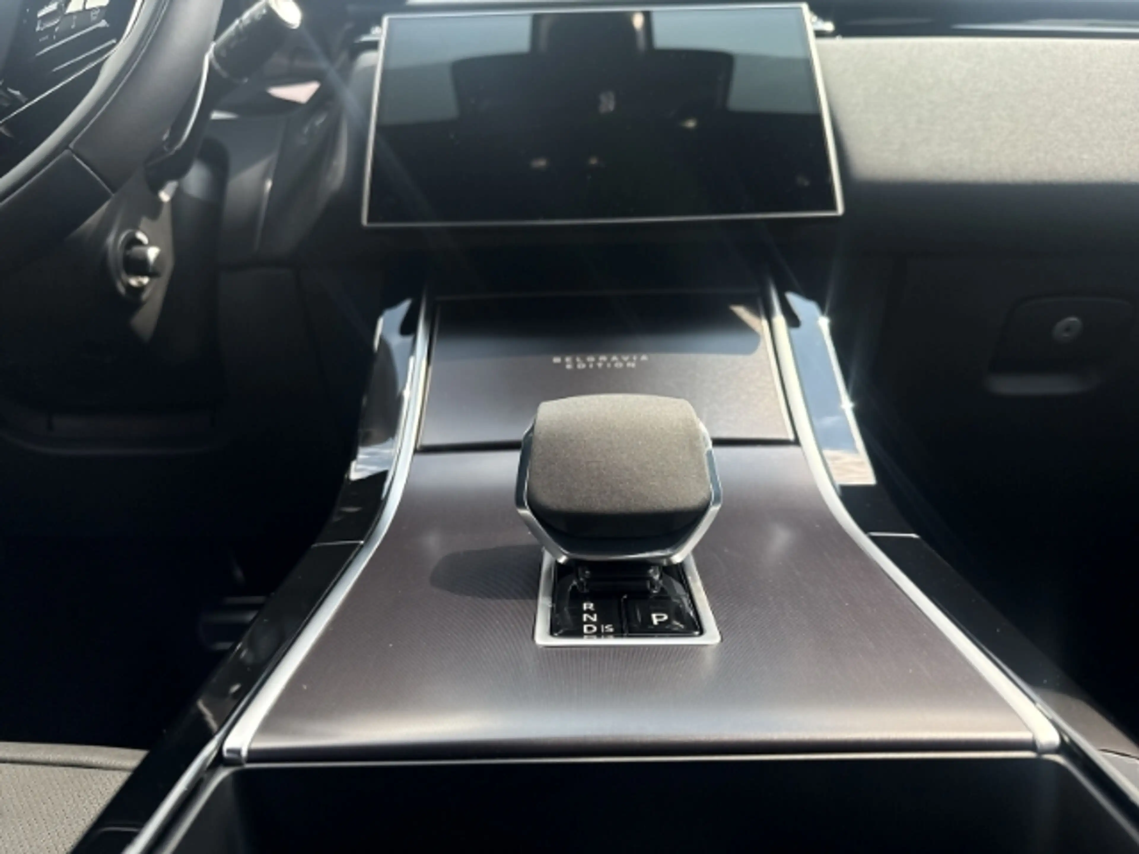 Land Rover Range Rover Velar D300 Belgravia Edition HUD Luftfederung Niveau AHK — photo 15